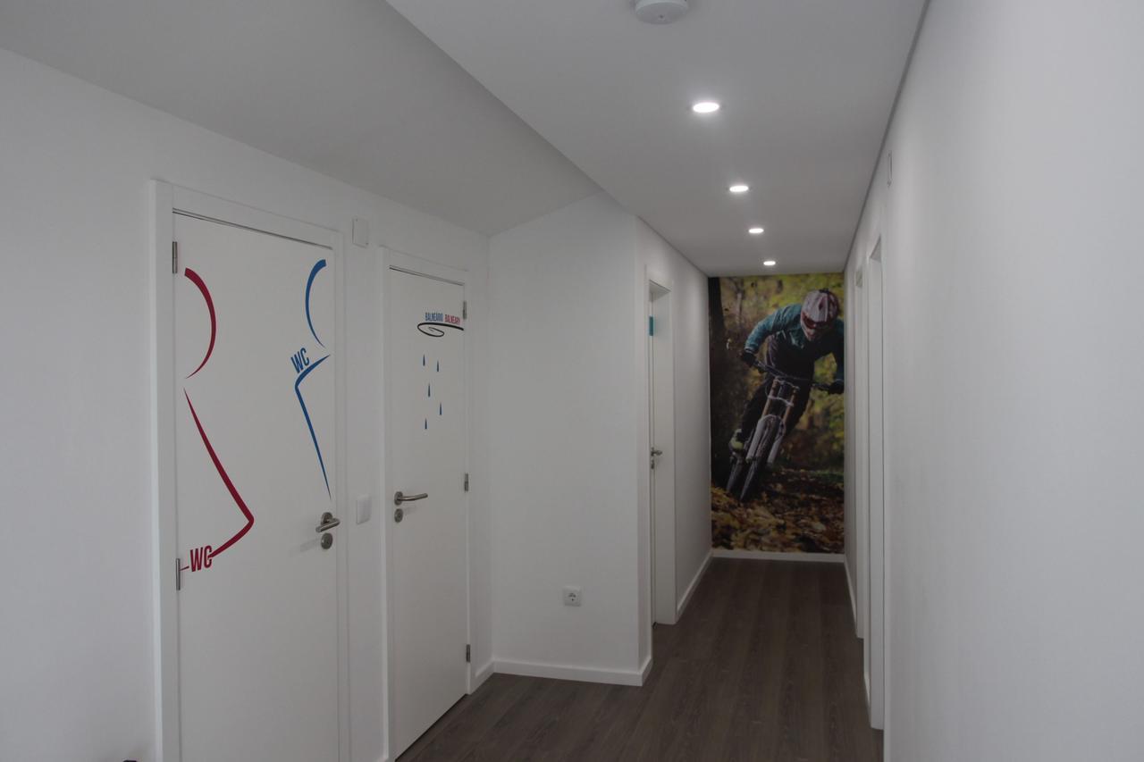 Uau Hostel Фигейра-да-Фош Экстерьер фото