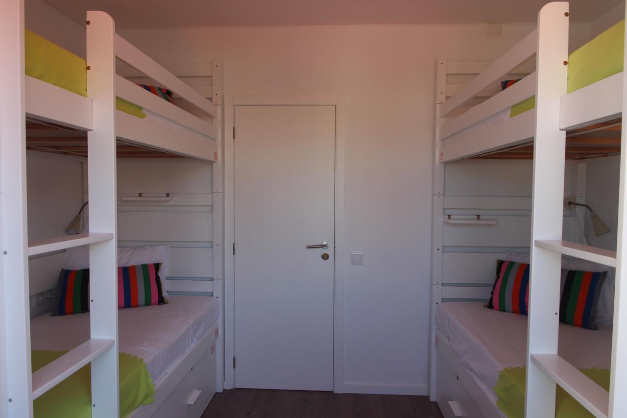 Uau Hostel Фигейра-да-Фош Экстерьер фото
