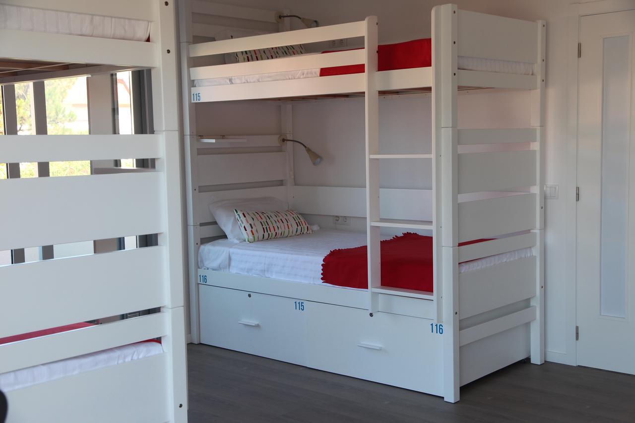 Uau Hostel Фигейра-да-Фош Экстерьер фото