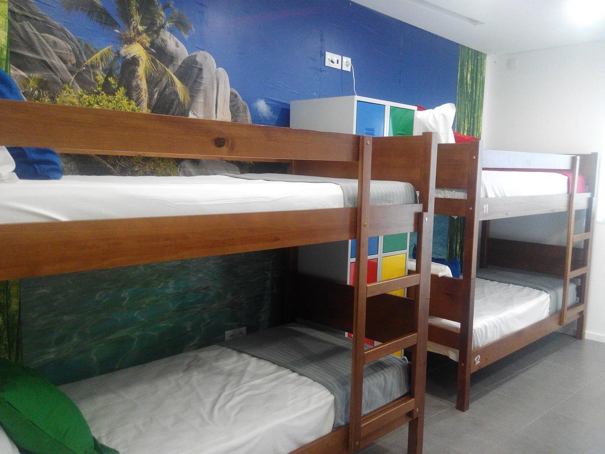 Uau Hostel Фигейра-да-Фош Экстерьер фото