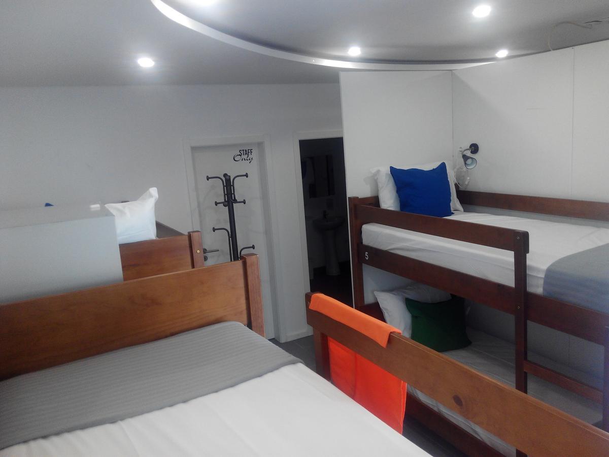 Uau Hostel Фигейра-да-Фош Экстерьер фото