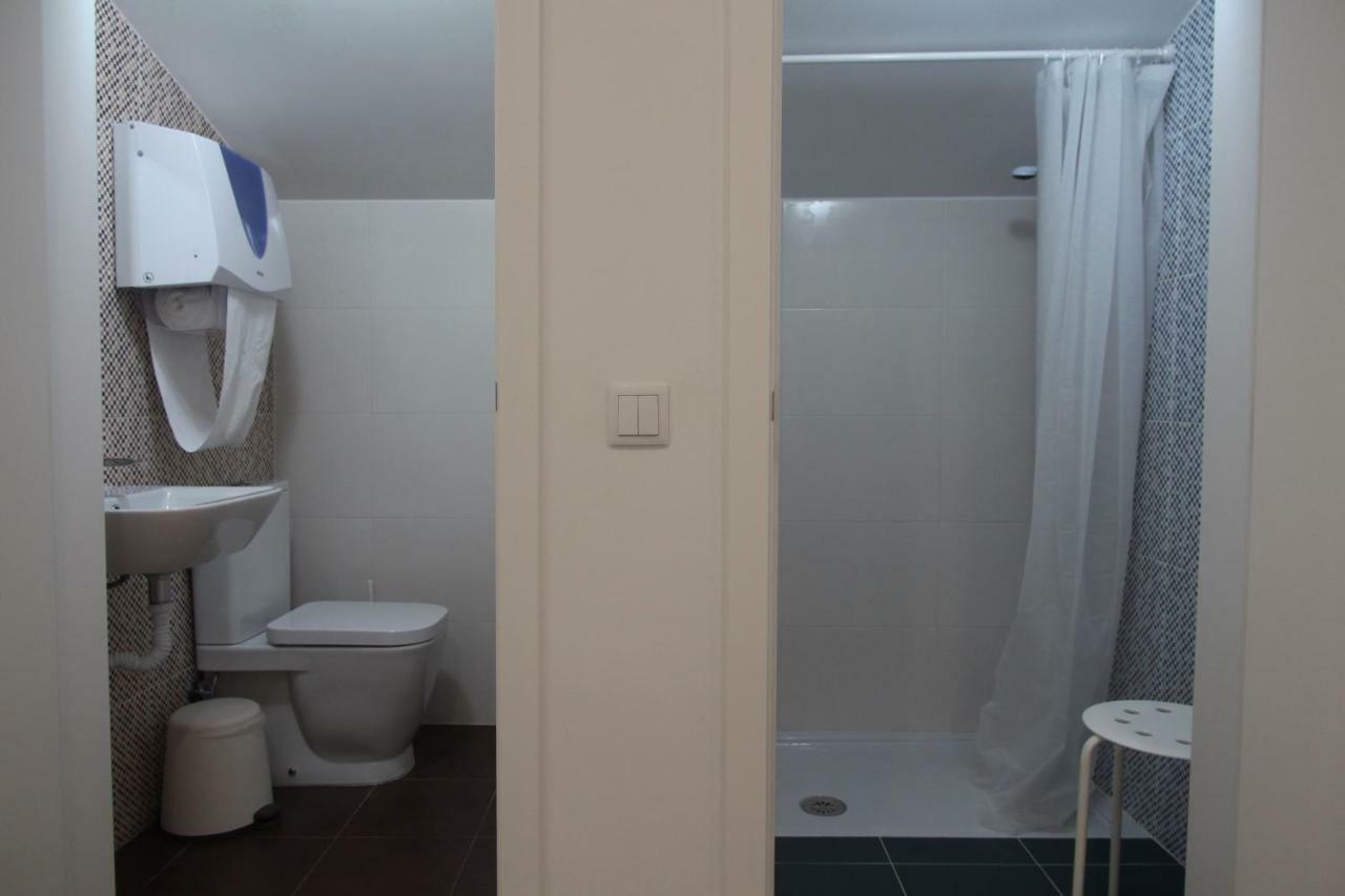 Uau Hostel Фигейра-да-Фош Экстерьер фото